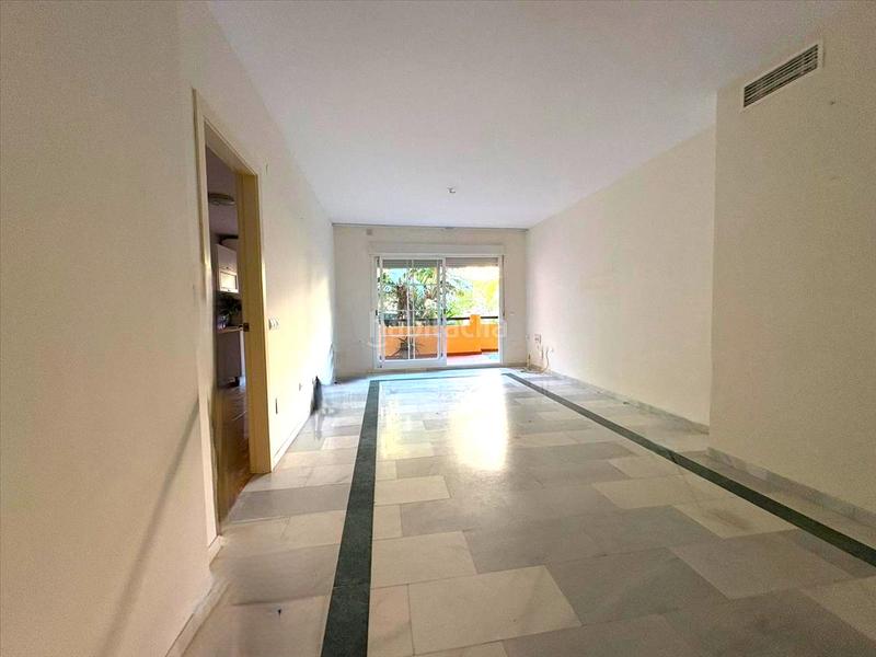 Foto 02651d41-d4fe-48bc-90fa-5140d79a33a6. Flat with pool in Romana Playa Marbella