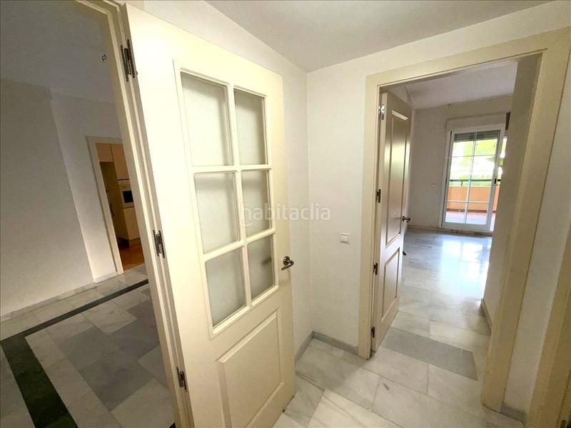 Foto fed0c90d-4a42-4503-bb2f-caae20b54df3. Flat with pool in Romana Playa Marbella