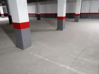 Aparcament cotxe  Constitución