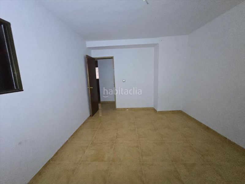 Foto ae60bbbe-bd8f-480b-a59c-94dab83f90b7. Casa adosada en Guadahortuna