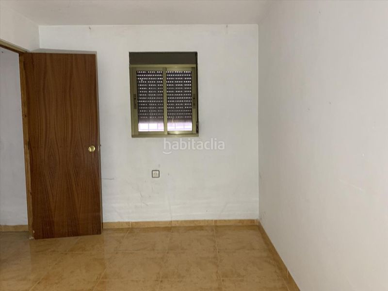 Foto c070b665-f728-4967-a490-7e840cf43450. Casa adosada en Guadahortuna