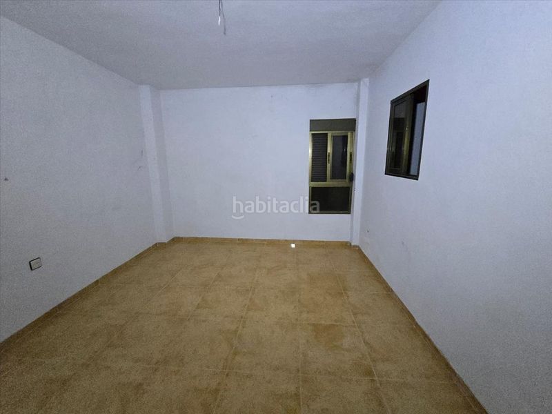 Foto d55975d2-42c8-4fac-8d33-1ba94604d5c9. Casa adosada en Guadahortuna