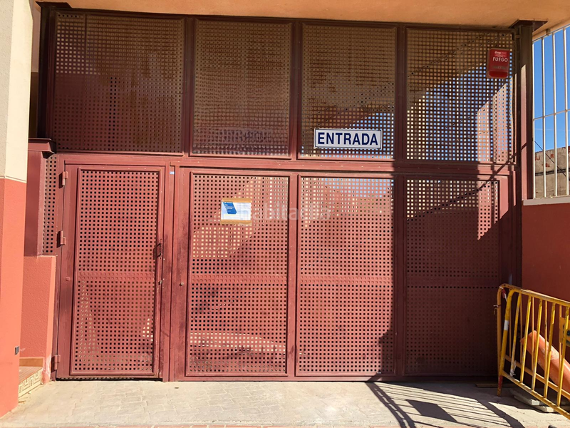 Foto b0e721c0-581f-4e91-b2a8-4d04e292db8e. Aparcament cotxe a Benferri