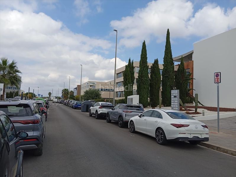 Foto 95666730-5a52-46c3-80f6-dbd8f77e2147. Aparcament cotxe a Parc Tecnològic Paterna