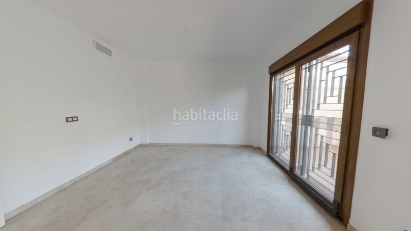 Foto 18bf97d0-201f-478a-9073-7781b8dcf76d. Casa adossada amb aparcament a Parque Clavero Málaga
