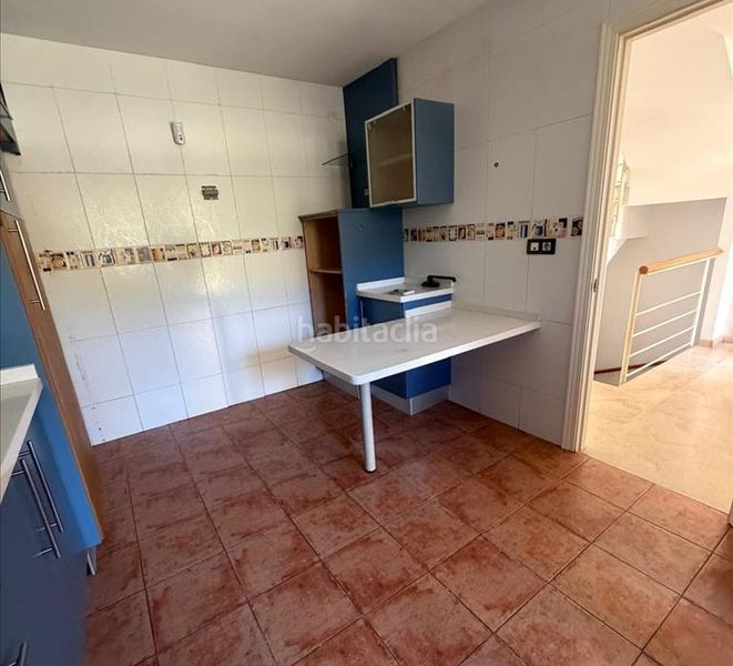 Foto 272dd756-b657-4746-b685-fefd3c862c58. Casa adossada amb aparcament a Parque Clavero Málaga