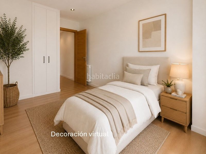 Foto 85cecd24-e6c5-4161-a39a-f1f727a746b7. Casa adossada amb aparcament a Olot