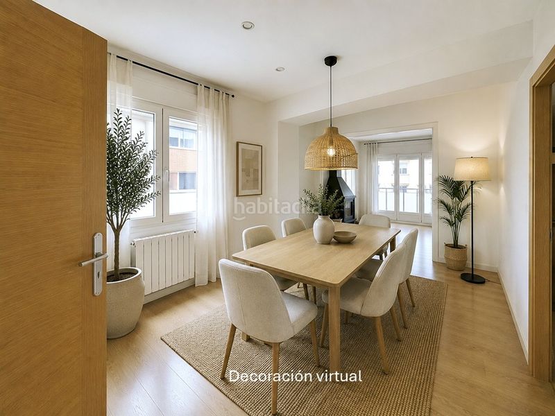 Foto b543f59a-f514-4578-8288-a1d4bfc5cbc1. Casa adossada amb aparcament a Olot