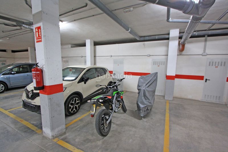 Foto c856f2b7-2b3a-44af-a7eb-b72c3de6c66d. Aparcament cotxe a Pedreguer