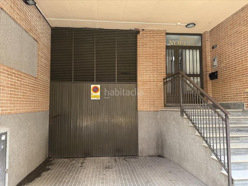 Foto c7f5d284-8beb-48a9-a11f-0ef9d3368131. Parking coche en El Palmar Murcia