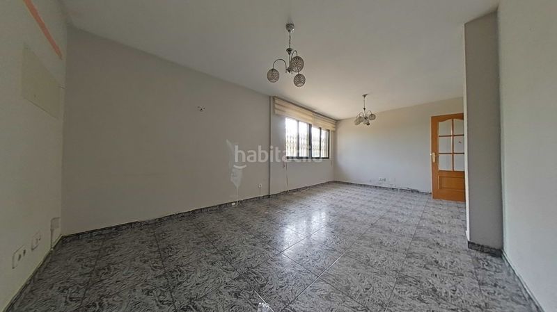 Foto 6bd2f392-7bea-4897-9201-d9539aafd26c. Casa adossada a Carracedelo