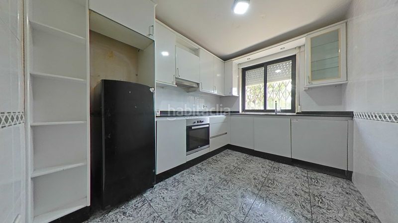 Foto 870373b9-e4c9-4b1c-b840-dea13912e228. Casa adossada a Carracedelo