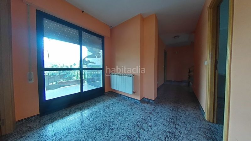 Foto 87887d8d-c240-491a-aa02-19b94bd4d0ec. Casa adossada a Carracedelo