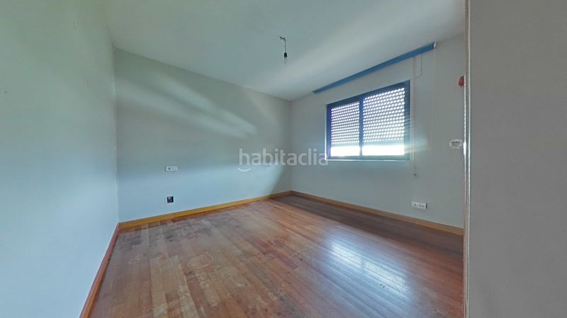 Foto c69c14f9-e741-4eb7-8397-f3ab55b2ec65. Casa adossada a Carracedelo