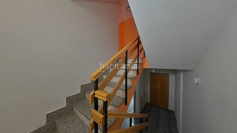 Foto d7519067-085f-4c8b-b503-fe816cfa82fc. Casa adossada a Carracedelo