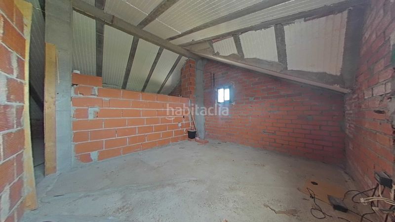 Foto d9f02637-142c-4e63-b539-09c2f7fb1537. Casa adossada a Carracedelo