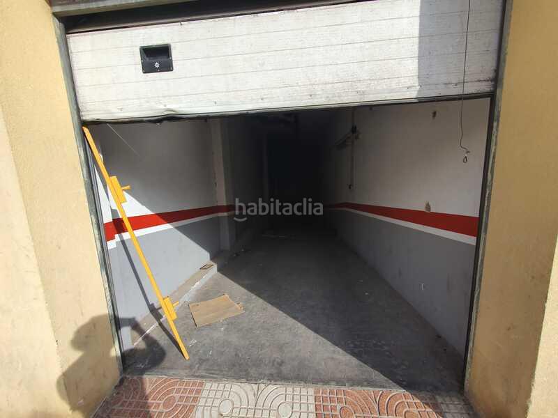 Foto c1f07d10-bb29-4c9d-b986-322e2847483b. Aparcament cotxe a Roquetas pueblo Roquetas de Mar