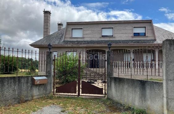 Foto 12a76532-4bf1-4c44-bb7f-9d0003f3b621. Casa a Begonte