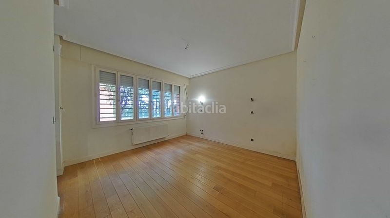 Foto a3bd1955-27c3-4063-a24b-8f86cf3eff55. Casa amb aparcament piscina a Mungia