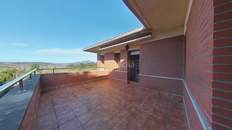 Foto efab671c-6f2e-4a16-ad14-7854e4fe7529. Casa amb aparcament piscina a Mungia