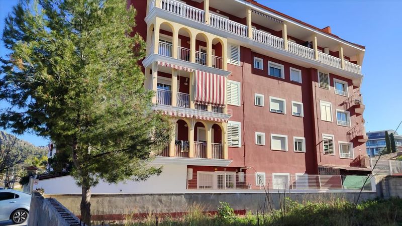 Foto dc7ca66b-2c8f-41cd-a547-9c1c20bfce5d. Aparcament cotxe a Pedreguer