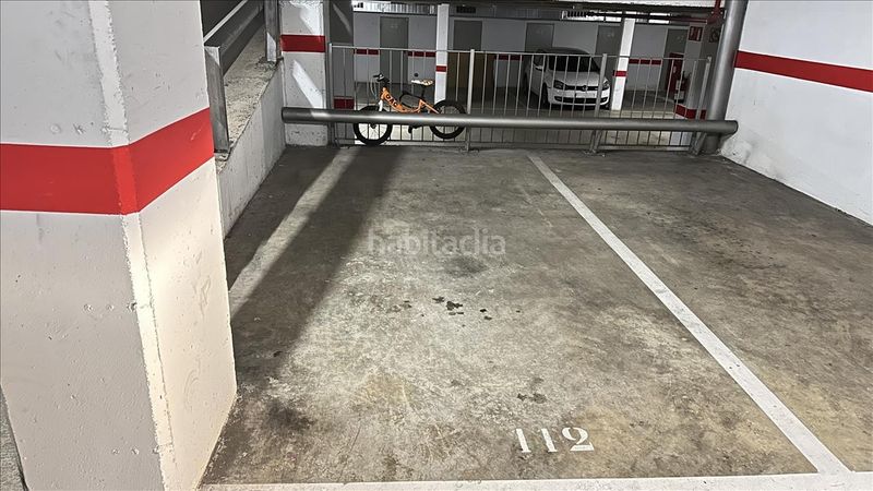 Foto df7847cf-038d-469d-8c35-681d6a2be0b0. Aparcament cotxe a Les Planes Sant Joan Despí