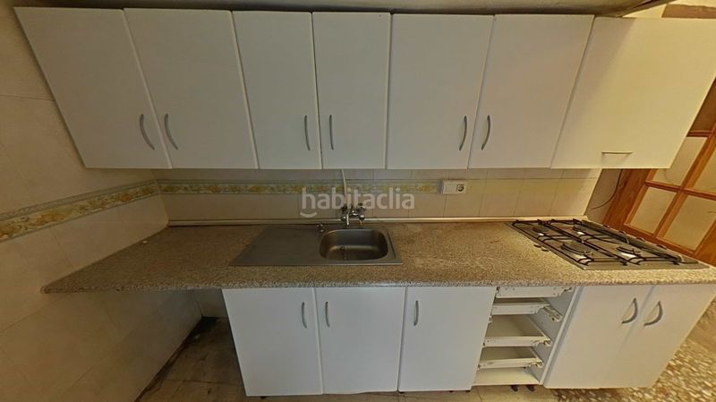 Foto ef9138f7-8cd8-40c5-838d-8922b0113373. Casa adossada a Mula