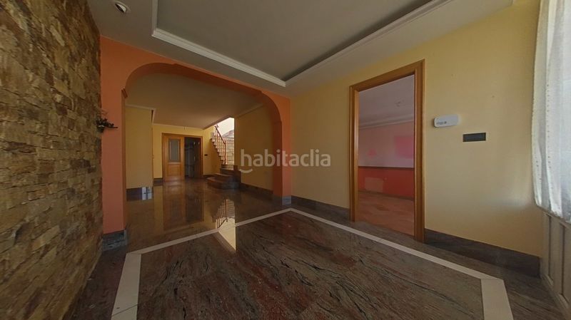 Foto 8131d147-6381-4f35-8184-78f5299339cb. Casa adosada en Eirís Coruña (A)
