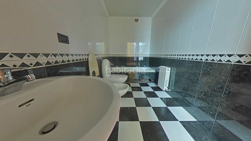 Foto 1aa626e0-f76b-45be-b448-0b1c6375a844. Casa adossada amb aparcament a Eirís Coruña (A)