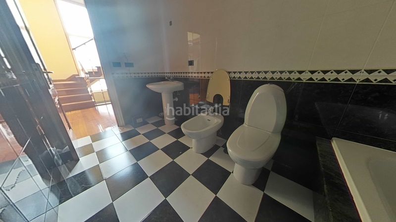 Foto a3d173ec-5eea-4497-b375-2fce74a1ad6f. Casa adossada amb aparcament a Eirís Coruña (A)