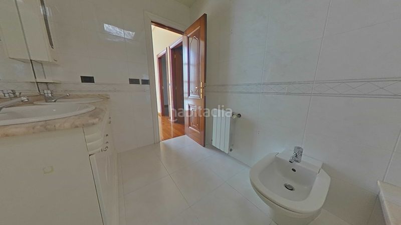 Foto d634b958-1fab-4cc4-babf-5caa531b899a. Casa adossada amb aparcament a Eirís Coruña (A)