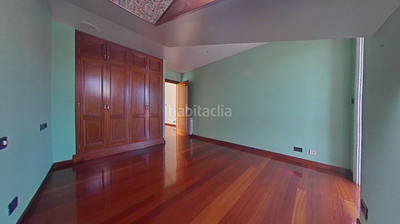 Foto f41b2c5c-803c-44be-9c36-d79eaa32d54a. Casa adossada amb aparcament a Eirís Coruña (A)