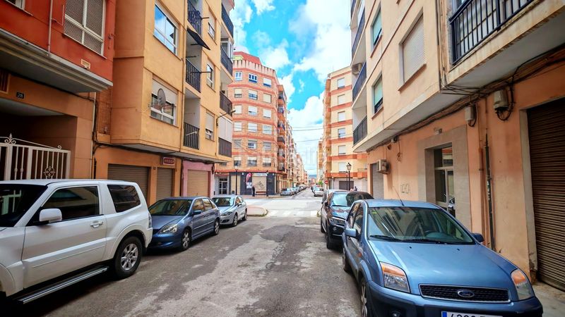Foto 4eaa8e38-28ff-4d21-9ca2-5e60b64bc388. Pis a Requena