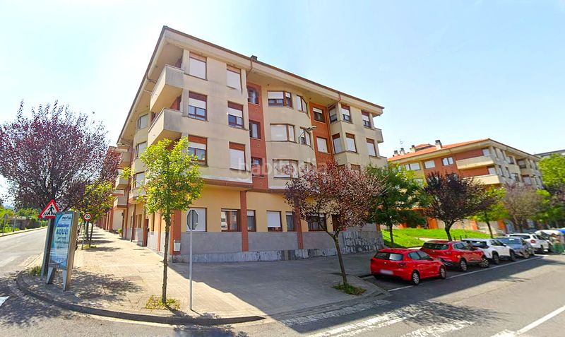 Foto ec54cb04-86e7-4444-b9ef-3732eef7eb69. Parking coche en San Miguel Basauri