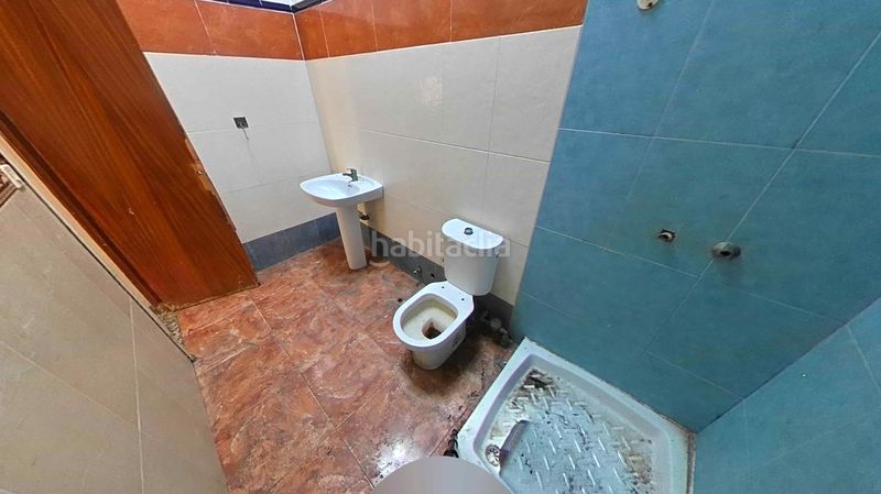 Foto 4112be0d-a08d-41a8-8be8-e9766e0bf3af. Casa adossada a Adra