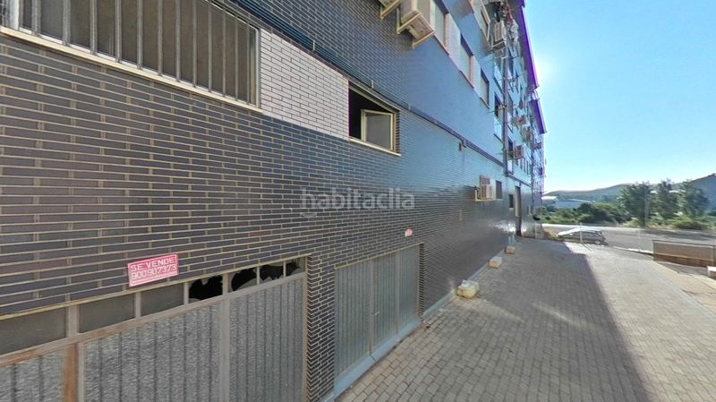 Foto fc16a8fd-b8ae-43d4-92bb-3d1f48475e9b. Local comercial a Autol