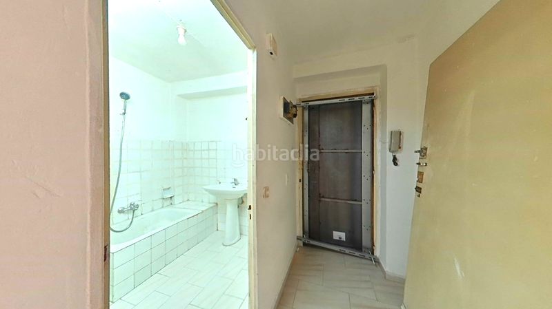 Foto c8a24d08-ad2a-4e11-8716-1e50243ef692. Pis a Crucero León