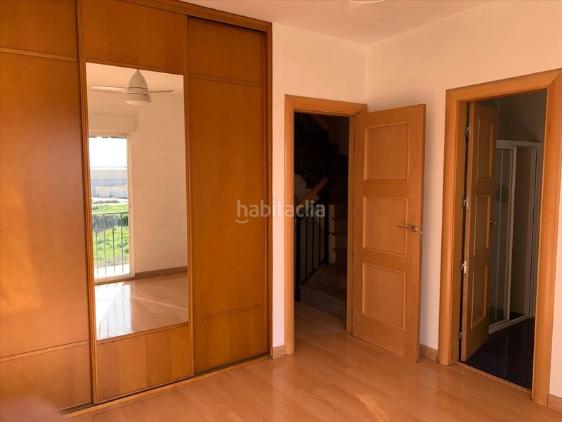 Foto 47e53ee3-d2d8-4c34-9d58-59a2551a79ea. Casa adossada amb calefacció a Santa Fe