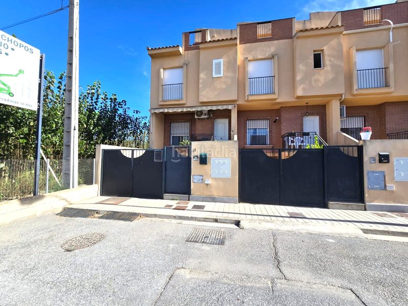 Foto 48d29f20-8765-4845-baec-b3e9bb9976d7. Casa adossada amb calefacció a Santa Fe