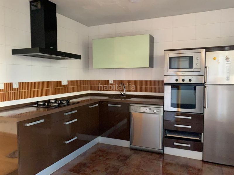 Foto 4d80b3d3-d4a2-43c6-b064-1451152da380. Casa adossada amb calefacció a Santa Fe