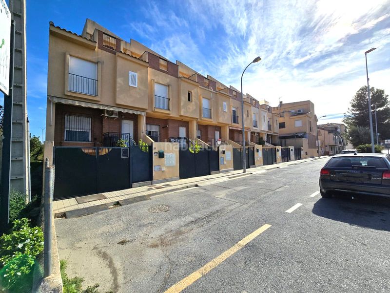 Foto a70bac23-9db1-4a1f-9bb9-c084229db83a. Casa adossada amb calefacció a Santa Fe