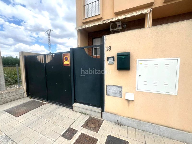 Foto eb962664-7924-4dd1-9645-29790a52ea83. Casa adossada amb calefacció a Santa Fe