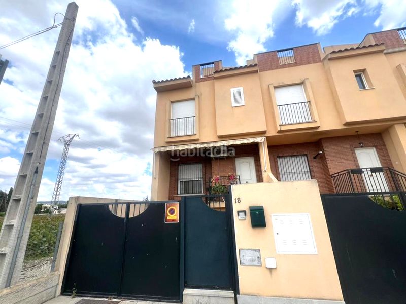 Foto efd71621-42d9-40c5-87fb-56bb89135f24. Casa adossada amb calefacció a Santa Fe