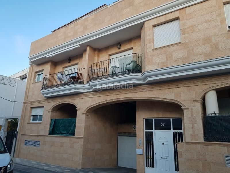 Foto 2e8990fe-3f31-445b-b70f-b45c5643a37d. Aparcament cotxe a Xeraco