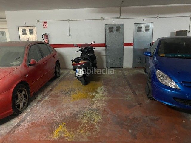 Foto a59b05a7-bceb-4437-aa9d-b0d9bcc68142. Aparcament cotxe a Xeraco