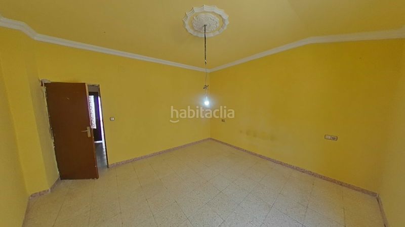 Foto c775a93d-4f80-4626-b5f7-aa9e40ff6a38. Casa adossada a Olvera
