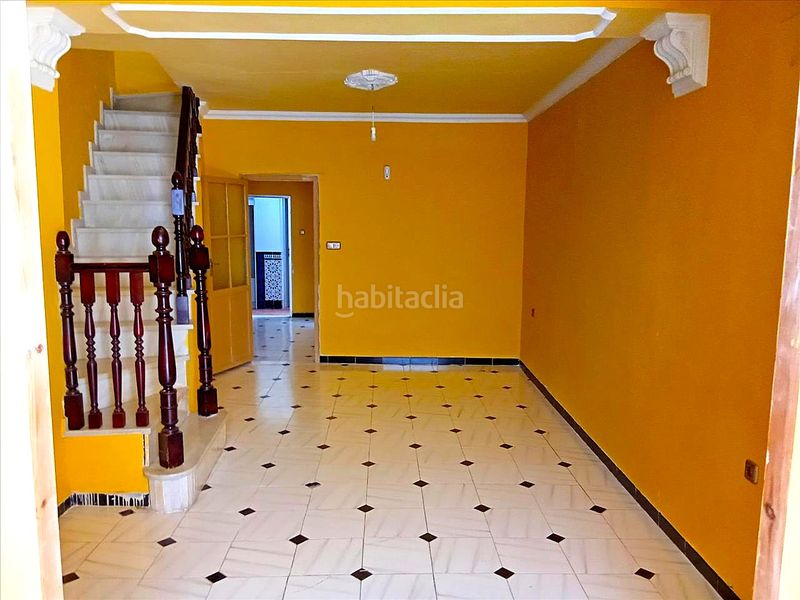 Foto f25e5d74-15b3-430d-b8aa-6559100c7ff1. Casa adossada a Olvera