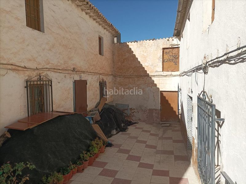 Foto 57c449e4-1a6b-478e-875b-6dc26dc89d43. Casa adossada a Píñar