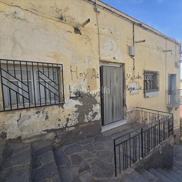 Foto dfd67e27-134b-475f-bdfb-27f2107dd12e. Casa adossada a Macael