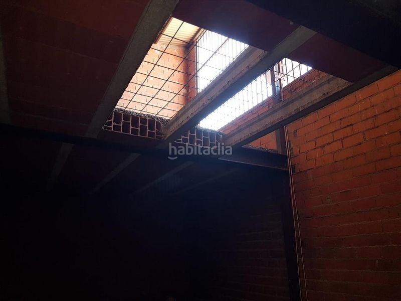 Foto ede65d18-a4ec-4003-b3c3-cd9090d5ec42. Edificio in Alcuéscar